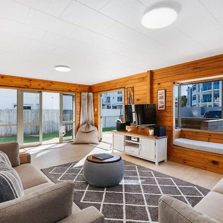 The Iconic Kiwi Bach, Full Site Downtown Mount Villa Mount Maunganui Ngoại thất bức ảnh