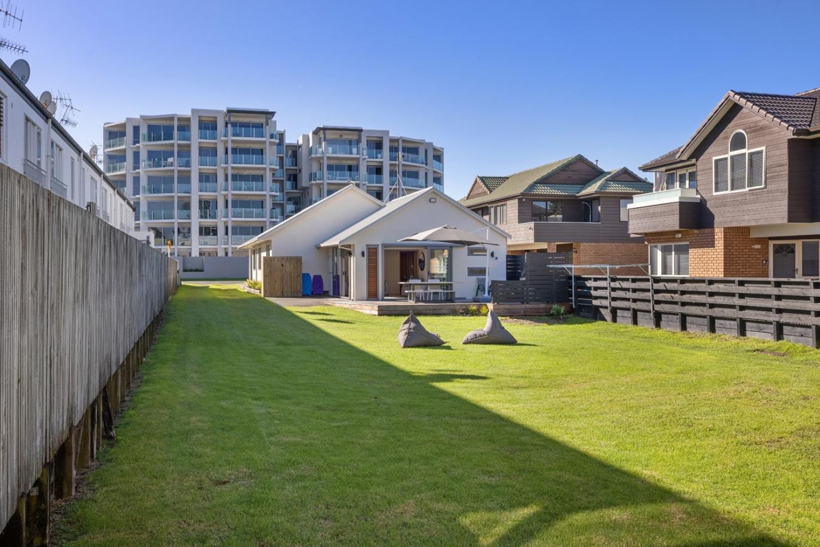 The Iconic Kiwi Bach, Full Site Downtown Mount Villa Mount Maunganui Ngoại thất bức ảnh