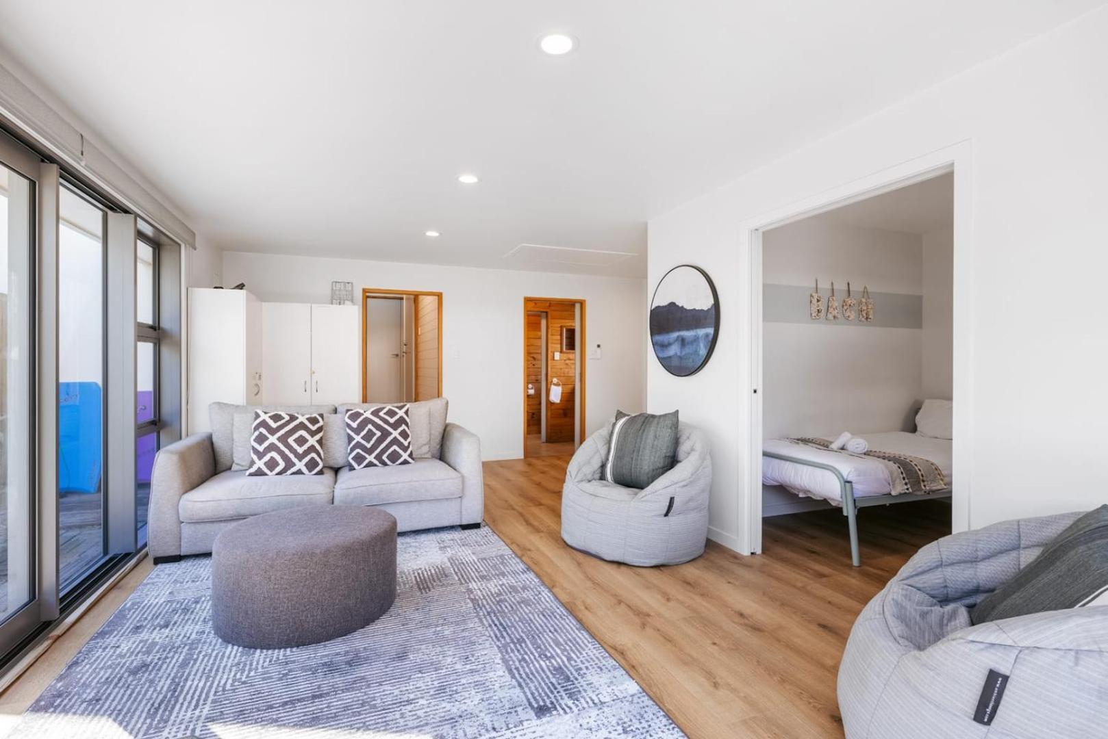 The Iconic Kiwi Bach, Full Site Downtown Mount Villa Mount Maunganui Ngoại thất bức ảnh