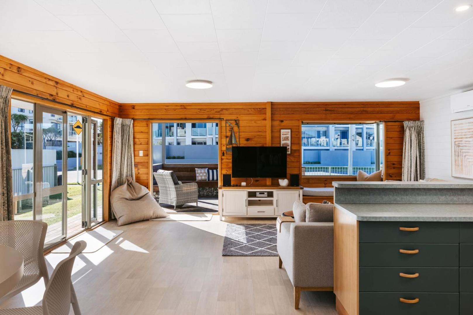 The Iconic Kiwi Bach, Full Site Downtown Mount Villa Mount Maunganui Ngoại thất bức ảnh