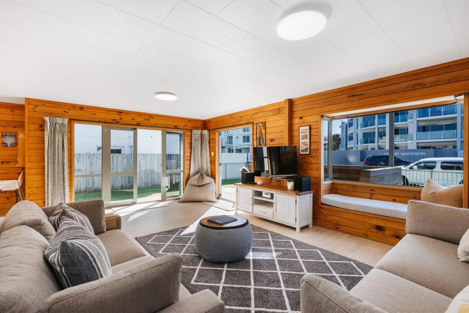 The Iconic Kiwi Bach, Full Site Downtown Mount Villa Mount Maunganui Ngoại thất bức ảnh